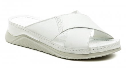 Sommerliche Wanderschuhe für Frauen. Die Schuhe sind aus echtem Naturleder gefertigt.