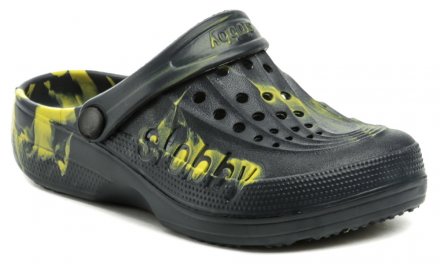 Sommerliche Schlupfschuhe mit einem Riemen um die Ferse oder über den Knöchel, aus synthetischem Material.