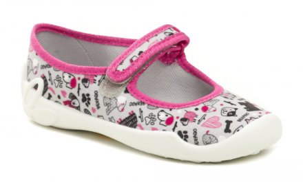 Sommerliche Freizeit- und Schlupfschuhe für Kinder mit Klettverschluss, aus Textilmaterial.