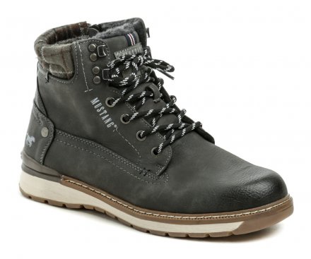 Herren-Winterwanderstiefel mit Schnürung und Reißverschluss, aus Synthetikmaterial.