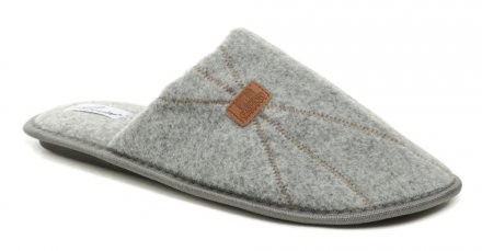 Ganzjahres-Haus- und Slipper-Schuhe mit durchgehender Spitze zum Hineinschlüpfen, aus Textilmaterial.