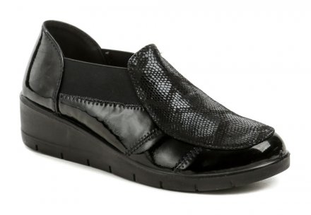 Ganzjahres-Wanderschuhe mit leichtem Keil, aus einer Kombination von Synthetik und Textil, Innensohle aus Naturleder.