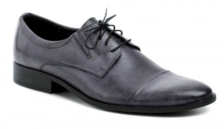 Ganzjährig tragbare Herren-Schnürschuhe aus echtem Leder.