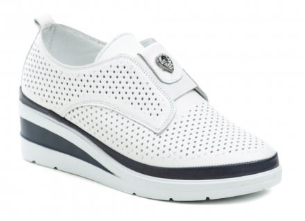 Sommerliche Damen-Wanderschuhe aus echtem Naturleder.