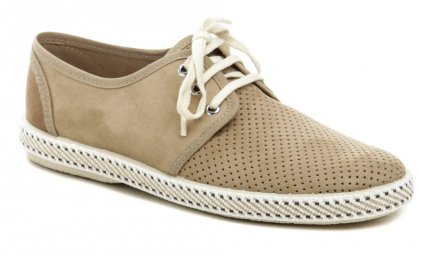 Herren-Schnürschuhe für den Sommer aus Textilmaterial, das für eine leichte Luftzirkulation perforiert ist.