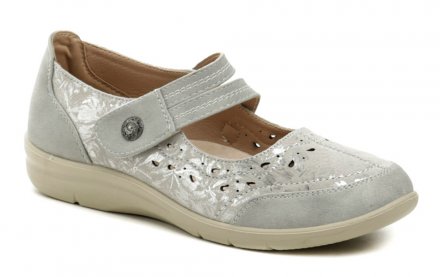 Wojtylko 7B24365S grau Damen Sommerschuhe Sommerliche Damen-Wanderschuhe mit Riemenverschluss über dem Knöchel. Die Schuhe sind aus einer Kombination aus Synthetik- und Naturleder gefertigt.