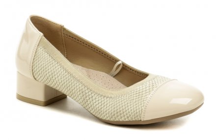 Ganzjahres-Wanderschuhe für Damen aus einer Kombination von Synthetik- und Naturleder.
