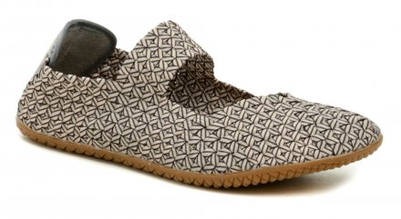 Der originelle Damen-Sommer-Wanderschuh Rock Spring, der aus Textilmaterial aus Gummibändern hergestellt ist. Der Schuh hat eine sehr flexible Sohle mit gutem Grip.