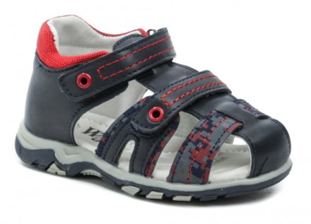 Kinder-Sommer-Freizeitschuhe mit einem Klettverschluss über dem Knöchel. Die Schuhe sind aus Kunstleder gefertigt. Die Innensohle und das Futter der Schuhe sind aus Naturleder.