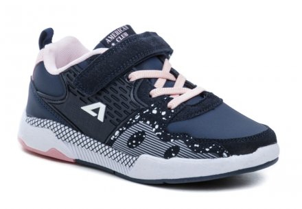 Ganzjahres-Wanderschuhe für Kinder mit Klettverschluss. Die Schuhe sind aus synthetischem Material mit einer Innensohle aus echtem Leder.