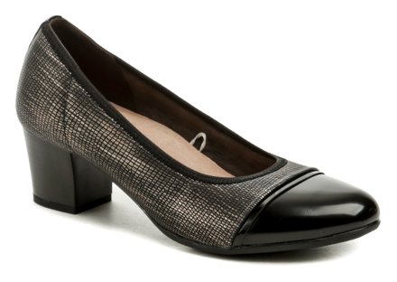 Ganzjahres-Wanderschuhe für Damen mit mittelhohem Absatz aus einer Kombination von Synthetik und Naturleder.