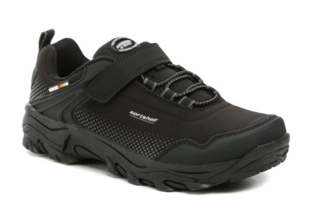 Ganzjahres-Wanderschuhe mit Klettverschluss, hergestellt aus einer Kombination von Synthetikmaterial mit textilem SOFTSHELL-Material.