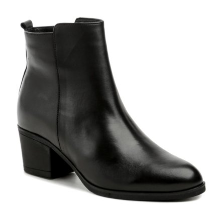 Winterwanderschuhe für Damen mit mittlerem Absatz und Reißverschluss. Der Schuh ist aus echtem Naturleder gefertigt und innen mit pelzigem Textilfell gepolstert.