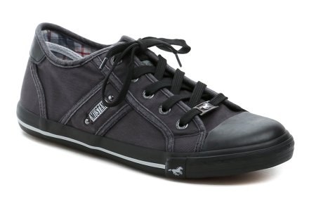Sommerliche Freizeit-Wanderschuhe mit Schnürsenkeln, aus Textilmaterial.