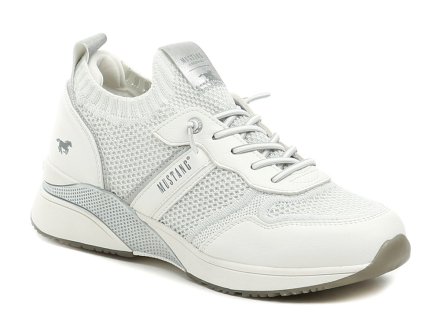 Ganzjahres-Wanderschuhe mit leichtem Keil und elastischen Schnürsenkeln, aus einer Kombination von Textil und Synthetikmaterial.