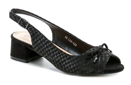 Sommerliche Damenschuhe mit niedrigem, stabilem Absatz und einem Riemenverschluss um die Ferse. Die Schuhe sind aus einer Kombination aus Textil und Synthetik gefertigt.