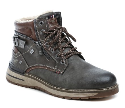 Herren-Winterstiefeletten mit Schnürung und Reißverschluss. Die Schuhe bestehen aus synthetischem Material mit MustangTEX-Membran, innen mit flauschigem Textilfell isoliert.
