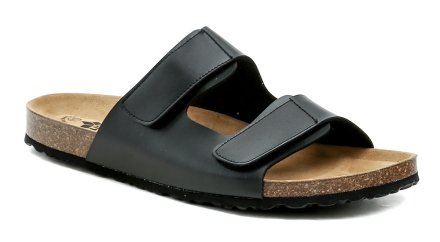 Herren-Slipper mit verstellbaren Riemen am Spann per Klettverschluss. Die Schuhe bestehen aus echtem Leder in Kombination mit Textil- und Synthetikmaterialien.
