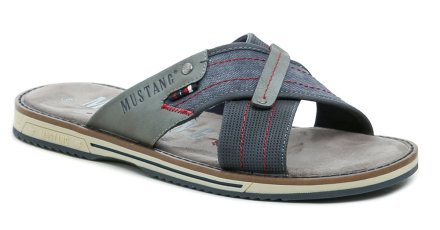 Herren-Sommer-Wanderschuhe mit loser Spitze und Ferse von Mustang, aus Kunstleder kombiniert mit Textilmaterial.