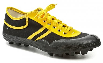 Ganzjahres-Sportfußballschuhe für Männer aus Textilmaterial.