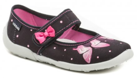 Sommerliche Wander- und Freizeitschuhe für Kinder, auch als Hausschuhe geeignet, mit Klettverschluss, aus Textilmaterial mit Lederinnensohle.
