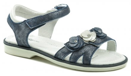 Sommerliche Freizeitschuhe für Mädchen mit Klettverschluss, aus Kunstleder kombiniert mit Naturleder auf der Innensohle. Der Knöchel- und Fesselriemen ist mit einem Klettverschluss verstellbar.
