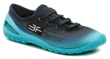 Sommerliche Wander- und Freizeitschuhe für Kinder, aus Textilmaterial mit Lederinnensohle.