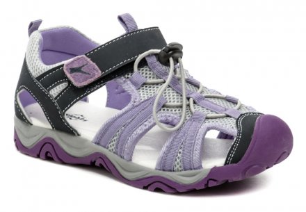 Sommerliche Wander- und Freizeitschuhe mit Klettverschluss, hergestellt aus einer Kombination von Synthetik und Textil.