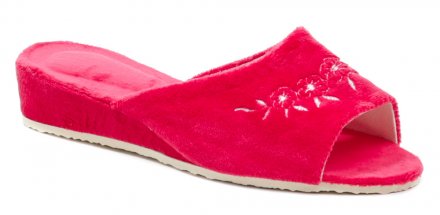 Ganzjahres-Schlupfschuhe für Damen mit loser Spitze auf dem Keil, aus Textilmaterial.