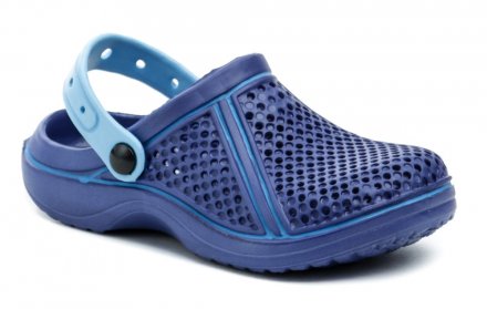 Sommerliche Schlupfschuhe mit einem Riemen um die Ferse oder über den Knöchel, aus synthetischem Material.