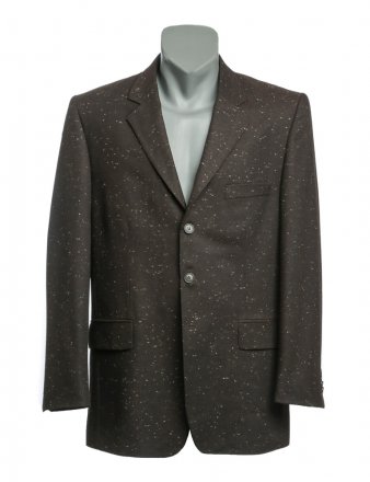 Ganzjahresjacke für Herren im klassischen Einreiherschnitt mit drei Knöpfen.